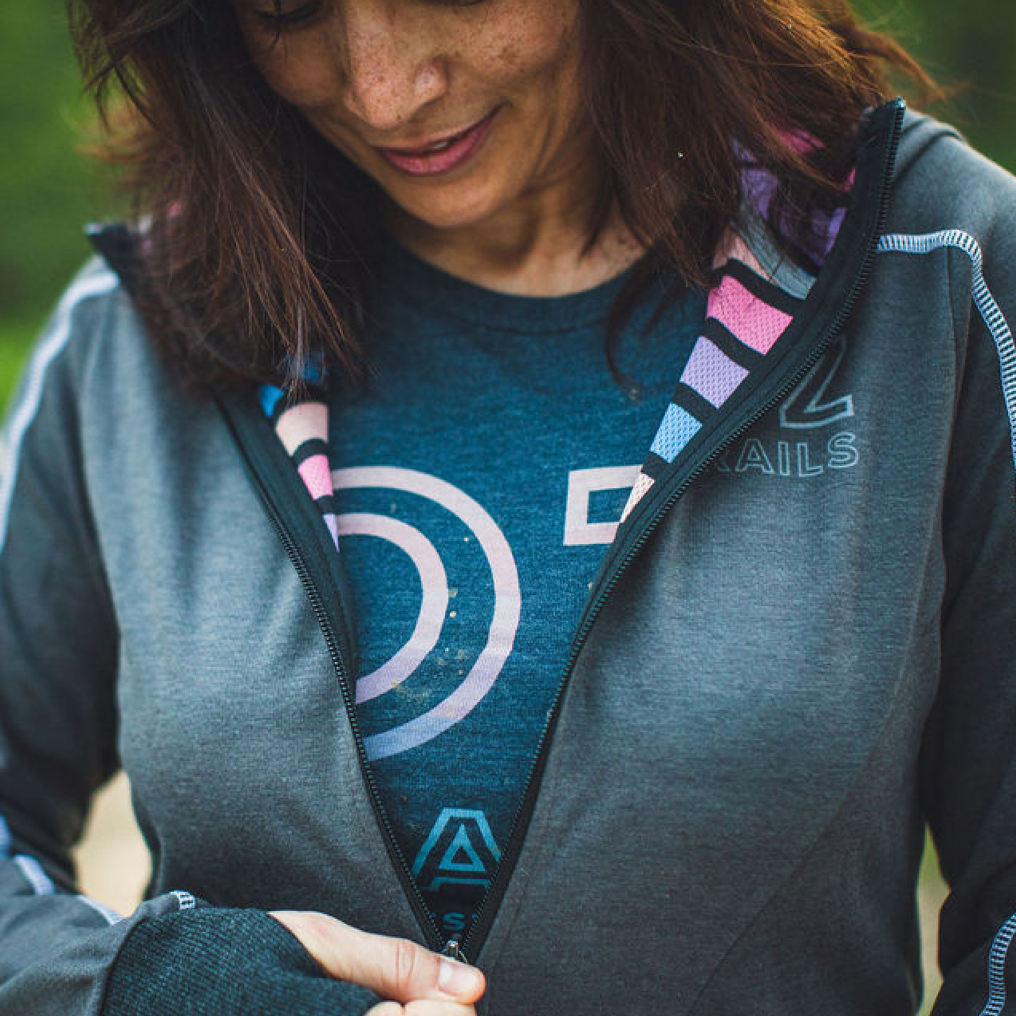 Oz Trails Colors Stacked Tee In Heather Navy-Women's